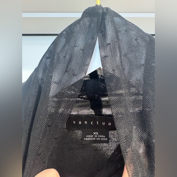 On My Mind Mesh Sleeve Top in Black
Sanctuary Women’s XS EUC - Picture 6 of 7